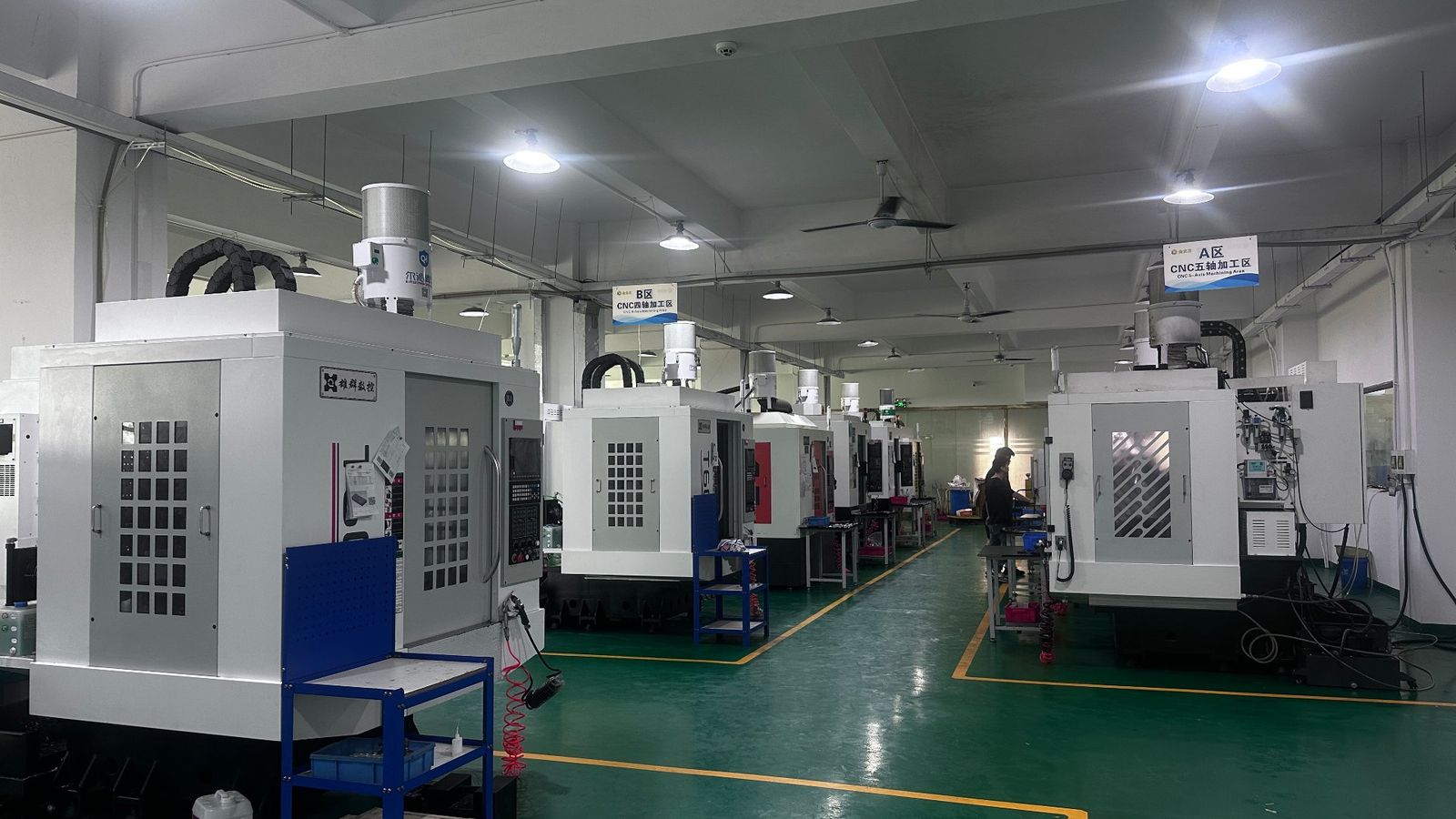金立方CNC加工车间——五轴加工区与三轴加工中心群