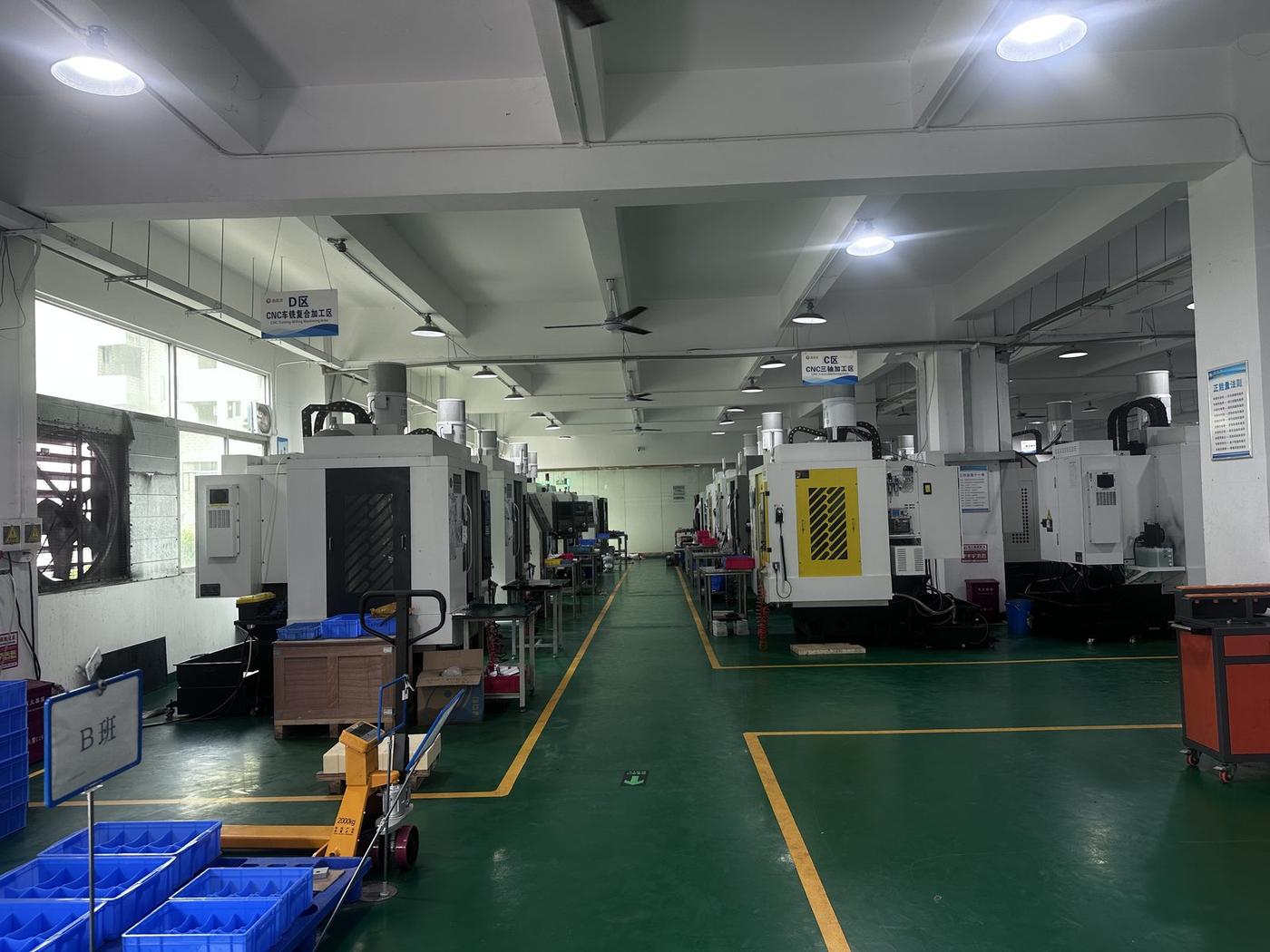 深圳CNC加工车间 · 加工中心阵列